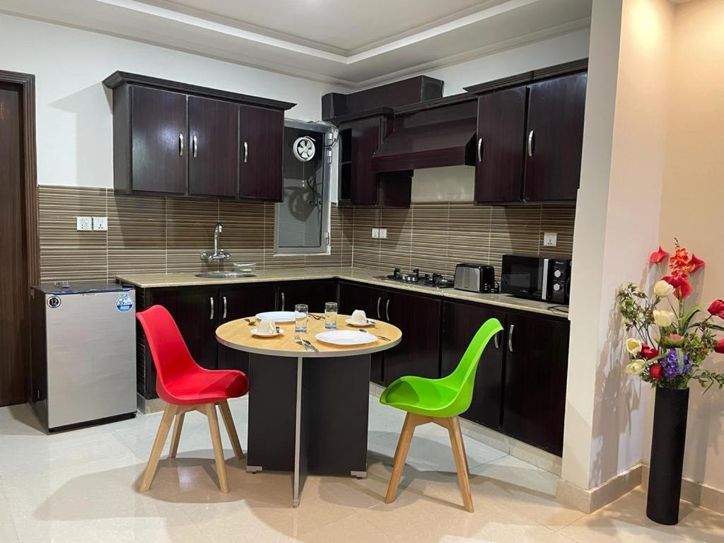 Marine Tower Daire Rawalpindi Dış mekan fotoğraf